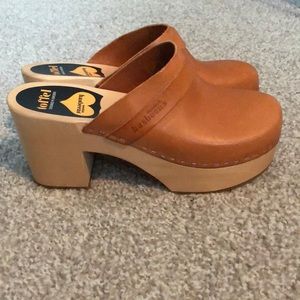 Swedish hasbeens toffel clogs